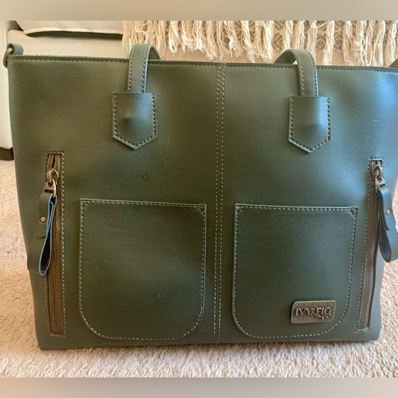 Ivy & Fig Vegan Leather Purse - Picture 2 of 5